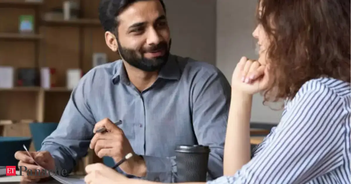 HR manager did not have any job openings for candidate. However, his message win hearts on the Internet