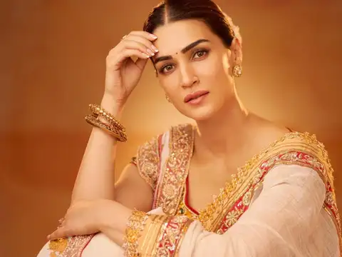 Kriti Sanon: Gold-red glamour