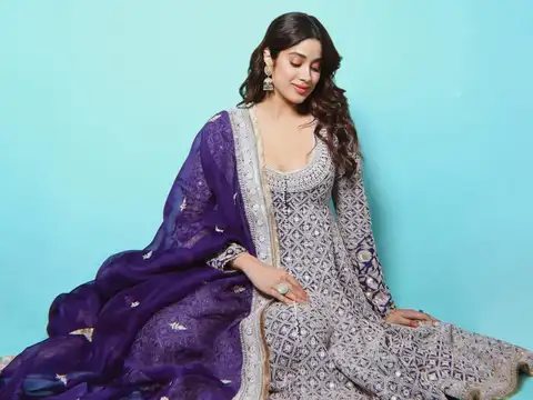 Janhvi Kapoor&rsquo;s embellished anarkali
