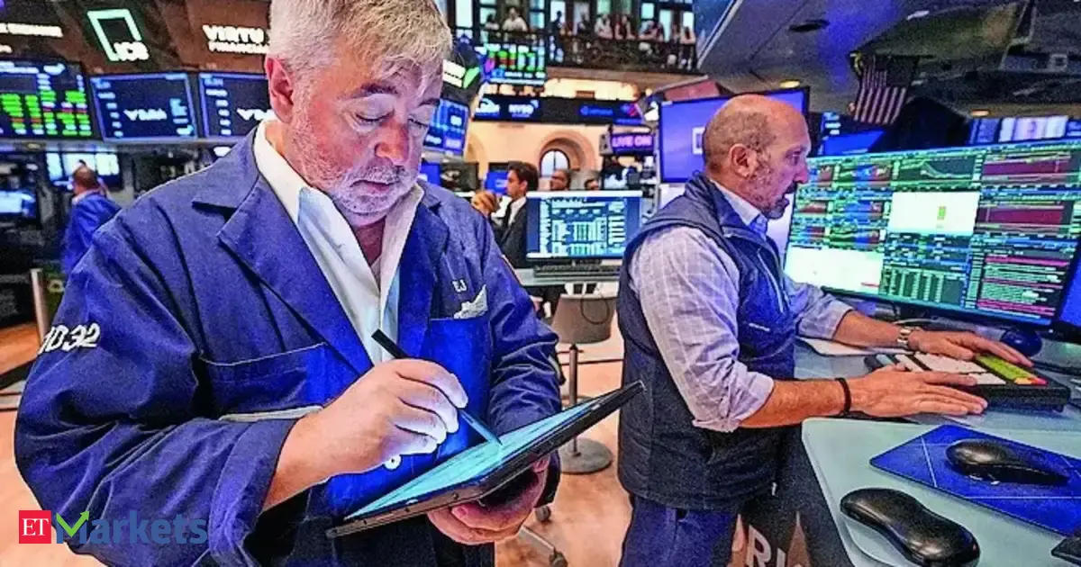 S&P 500 ends down for a 4th day as valuation worries weigh, Home Depot drops