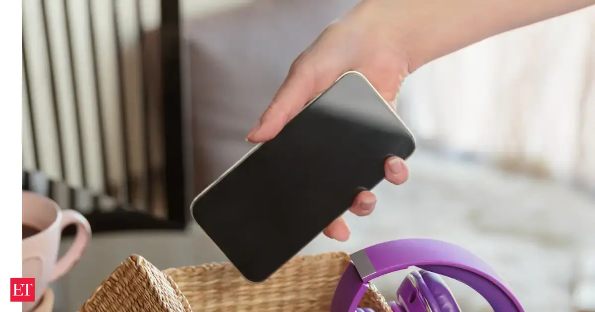 Indkal enters smartphone market under Wobble brand with Rs 225 crore initial funding