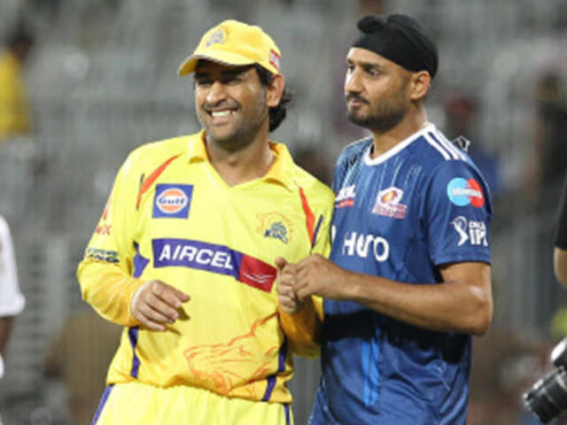IPL 2012: Dhoni with Harbhajan