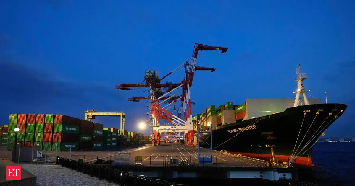 Japan's exports to world rise but drop to US due to tariffs