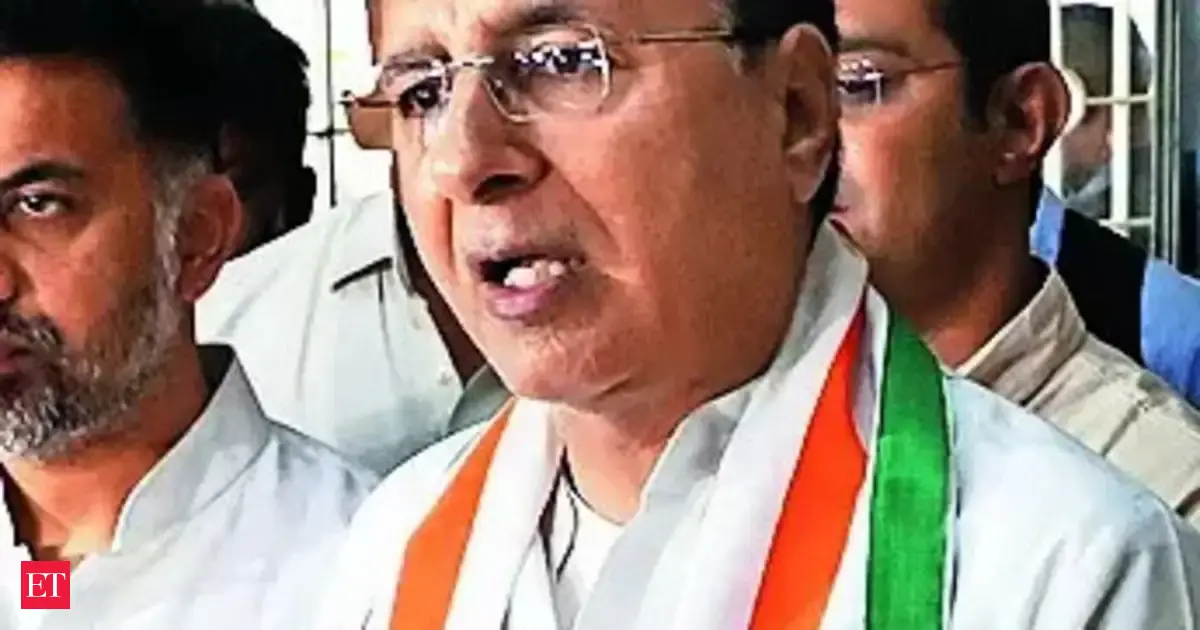 Stop public bickering: Randeep Singh Surjewala to Karnataka leaders and MLAs