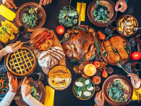  How Americans Celebrate Thanksgiving: The Turkey Tradition and Classic Menu