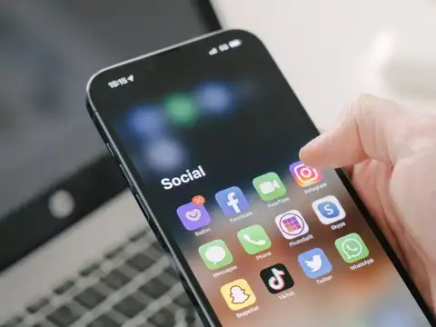 Avoid screens for at least one hour