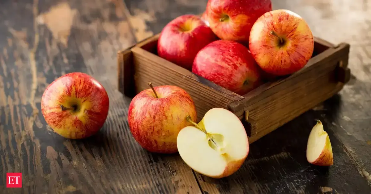 Dietitians reveal the best time to eat apples for maximum health benefits