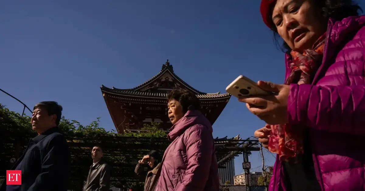 Chinese tourists come knocking, but India's doors barely open