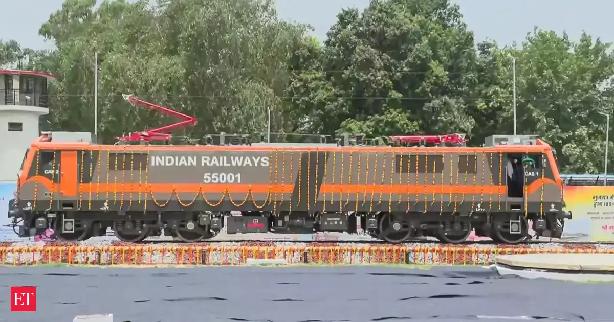 New Jaisalmer-Delhi train flagged off; will cater to region's defence establishment, says Vaishnaw