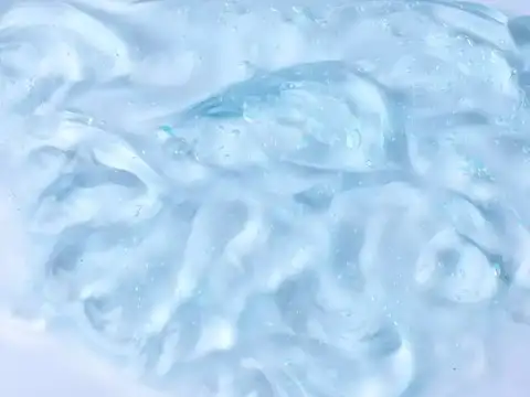 Layer hyaluronic acid before moisturizer
