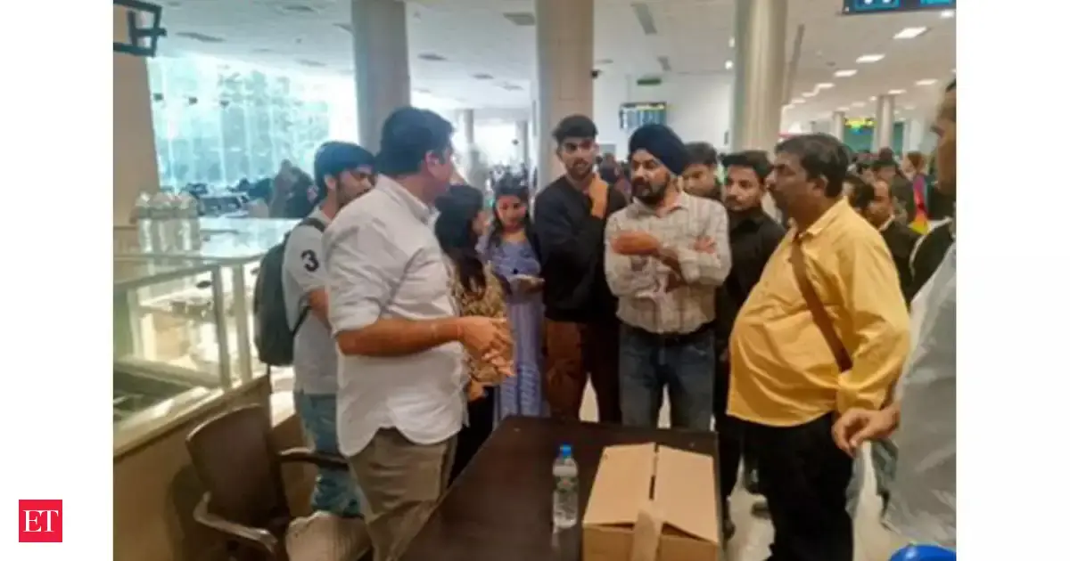 Cyclone Ditwah: 400 Indian passengers stranded due to disaster evacuated from Sri Lanka