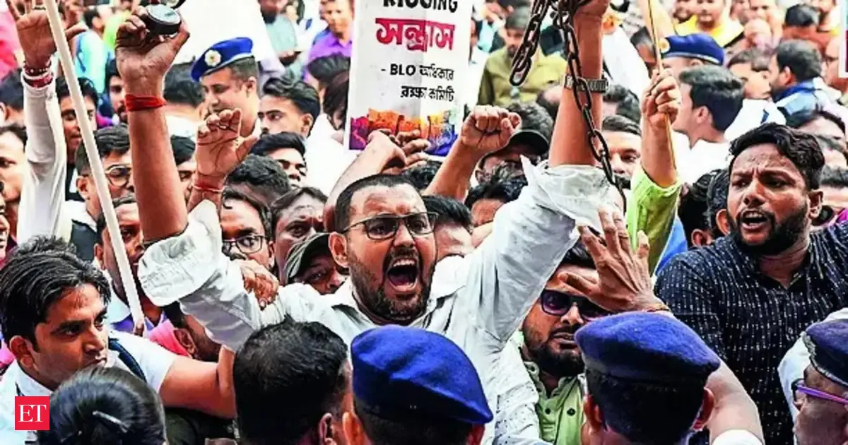 Tensions outside West Bengal CEO's office amid BLOs' protest