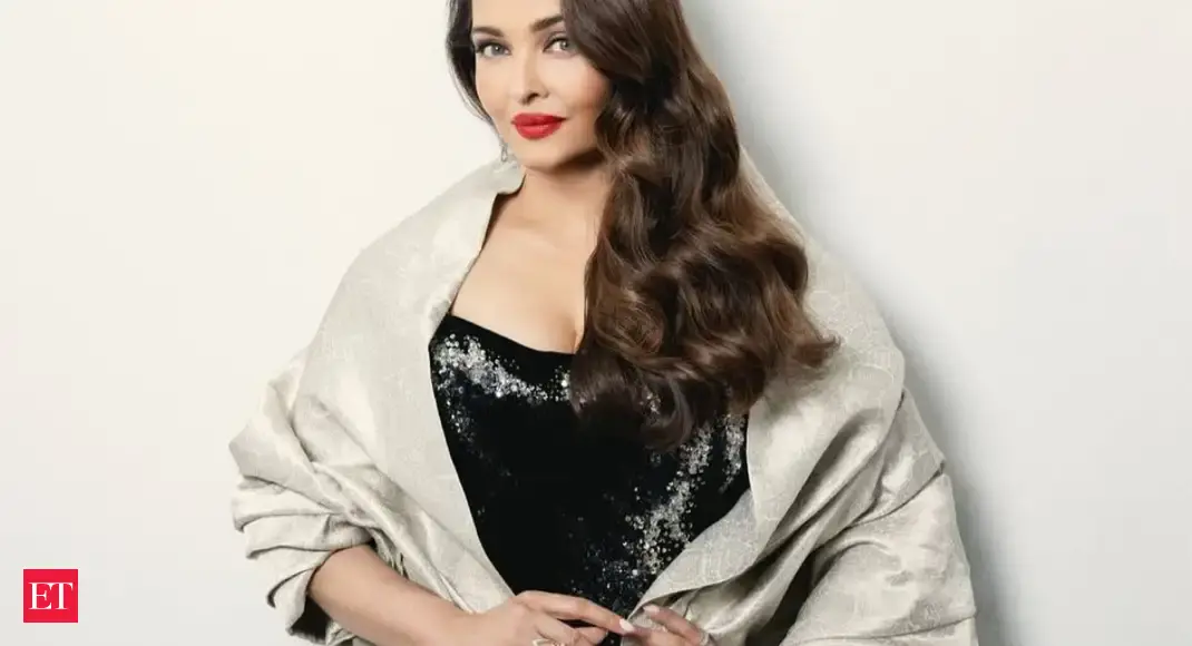 From Sonam to Alia - 6 Red Carpet Looks That Broke the Internet