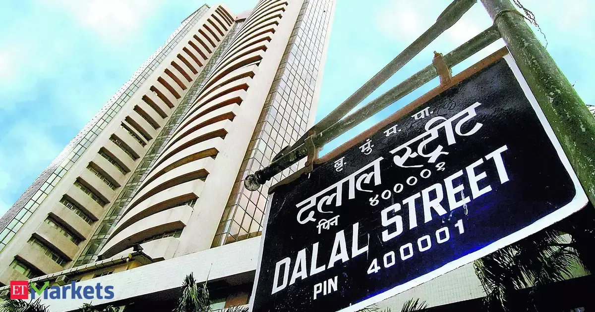 Indices hit new highs but again fail to hold gains on FII sales