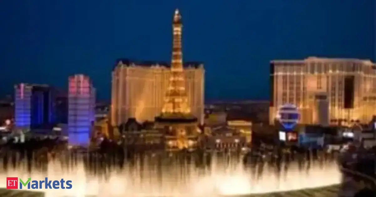 Realty Income to invest $800 million in CityCenter Las Vegas real estate assets