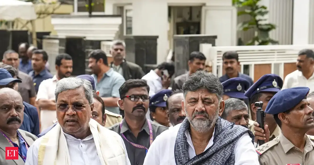 No Delhi trip without invitation, says CM Siddaramaiah as Shivakumar flies to capital