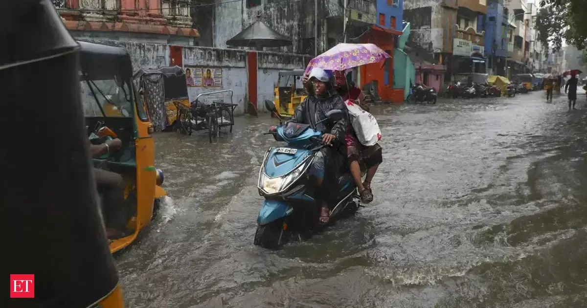 Weather today: IMD's heavy rainfall warning for Tamil Nadu, Kerala and Andhra; cold wave likely in Chandigarh, Rajasthan. Check full prediction