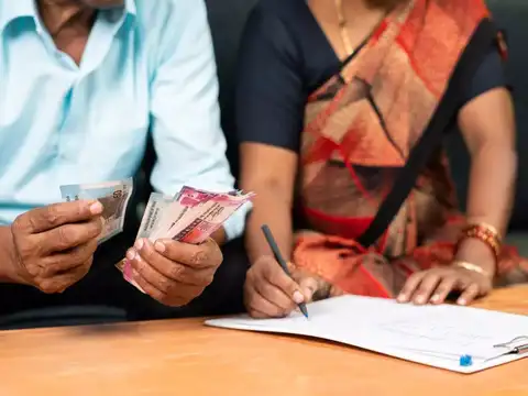Cash loan to a friend? Here&rsquo;s the tax trap