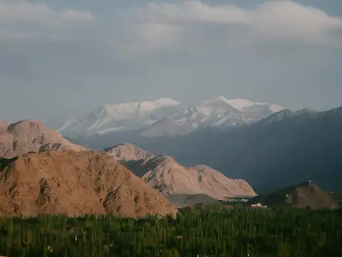 Why celebs choose mountains to be stress-free