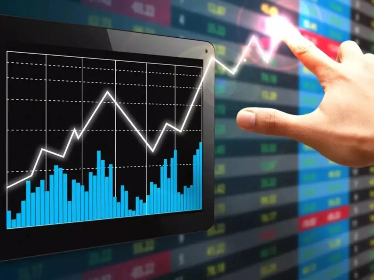 Two Trades for Today: A metals major for a 3.95% rise; a large-cap telecom services provider stock for an