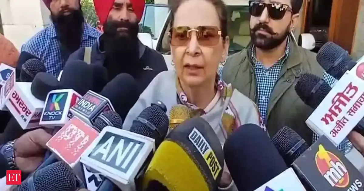 70 pc Punjab Congress with me, 90 pc AICC with me; won't support 'thieves': Navjot Kaur