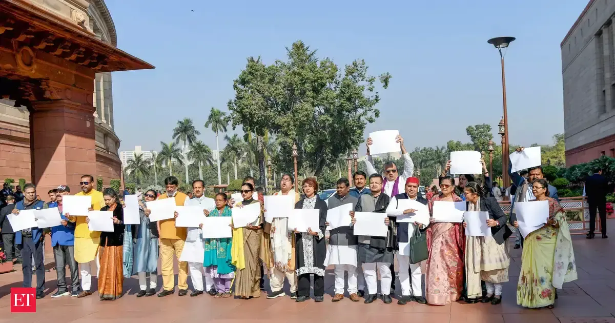 Trinamool MPs demand white paper on MGNREGS funds for West Bengal