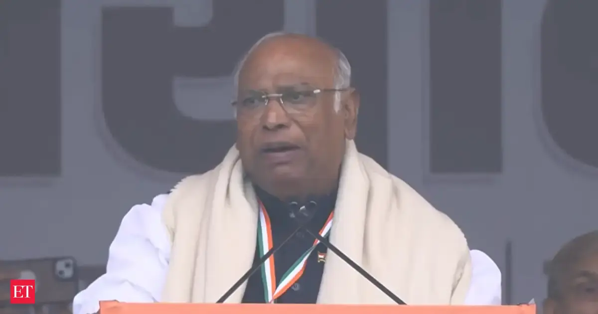 BJP people 'gaddar', 'dramebaaz'; need to be removed from power: Mallikarjun Kharge
