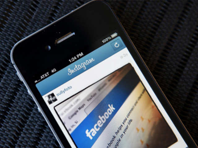 Facebook acquires photosharing site Instagram for $ 1bn