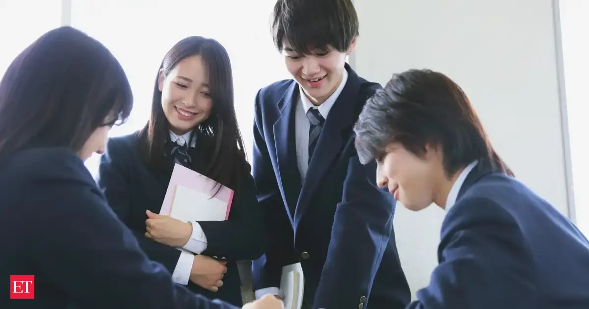 China faces influx of its overseas students amid visa, job curbs