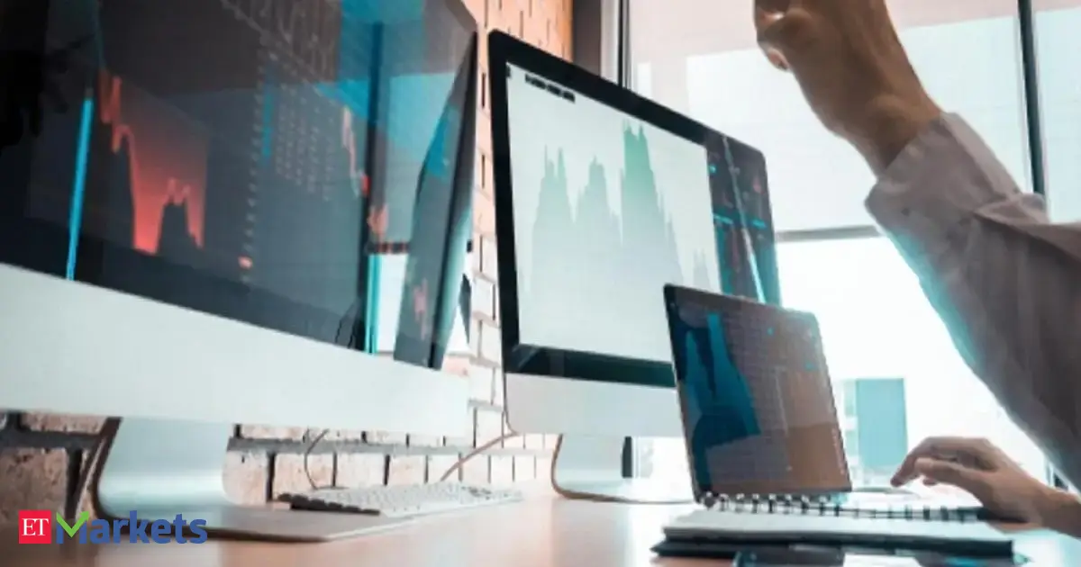 GIFT Nifty Indicates Negative Start; Trading Levels to Watch Today