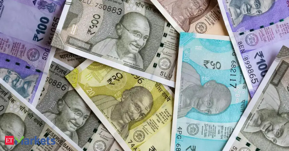Rupee extends intervention-spurred rise, merchant flows dominate