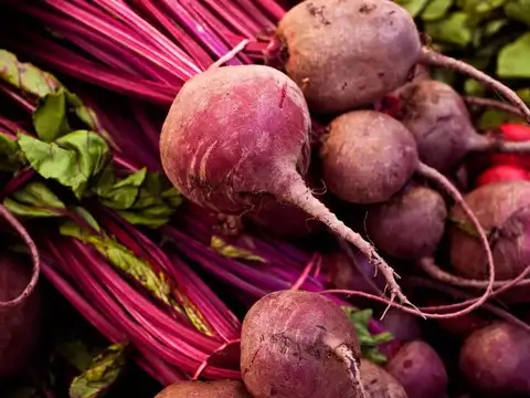  Leafy greens and beets