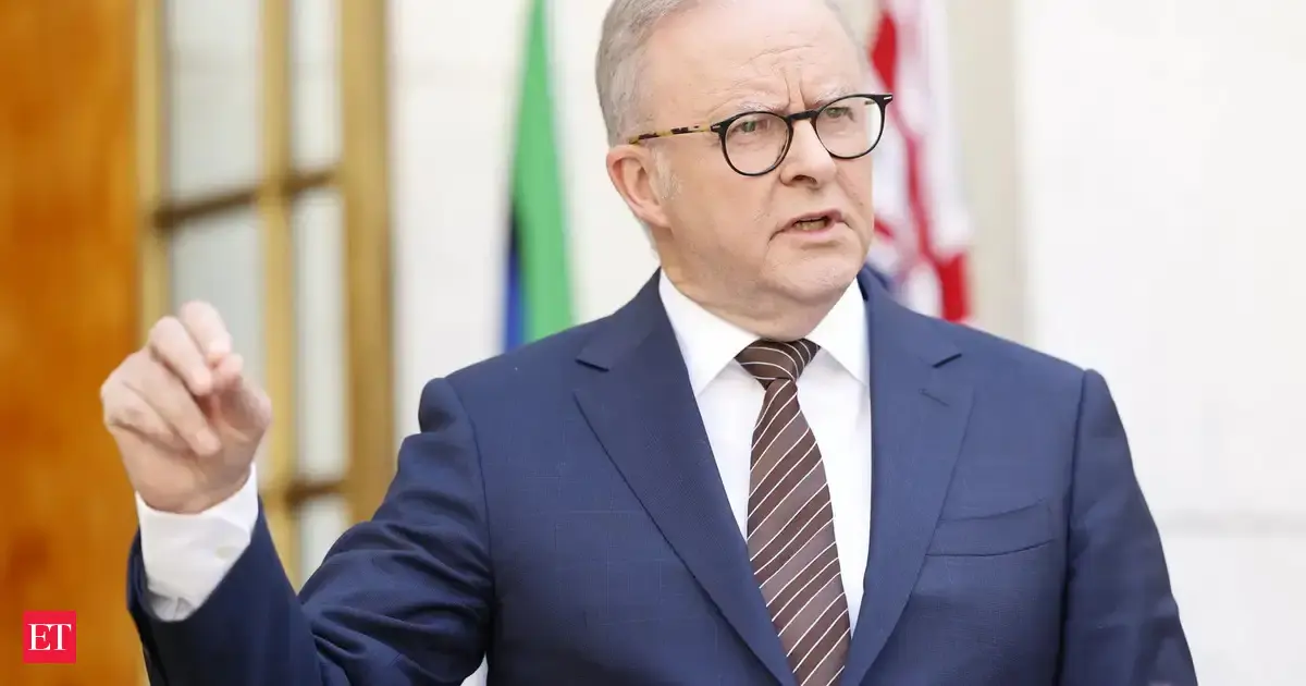 ‘This Christmas is different’: Australia marks a changed Christmas as Albanese unveils bravery honours following Bondi antisemitic attack