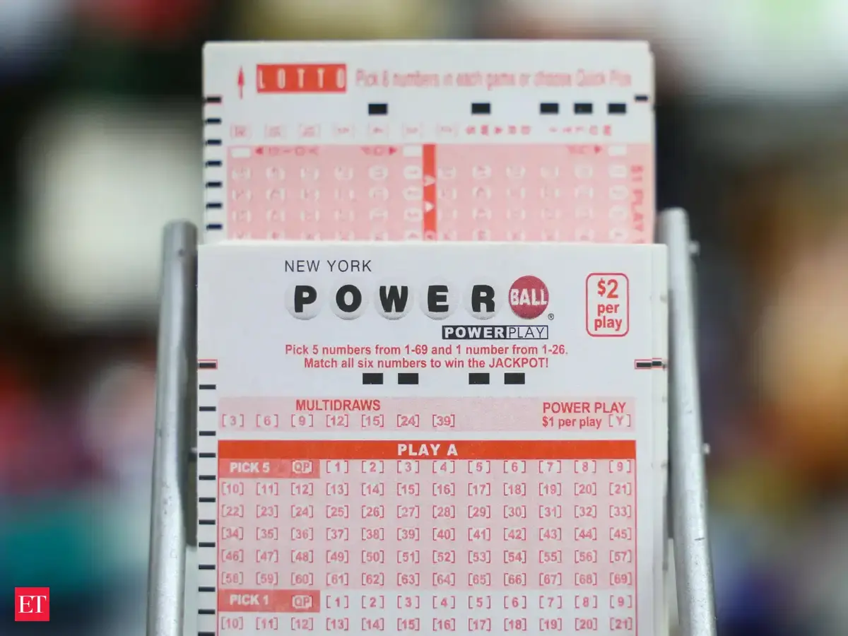 Christmas Jackpot! Arkansas man hits $1.8 billion Powerball, claims second-largest US lottery prize ever -