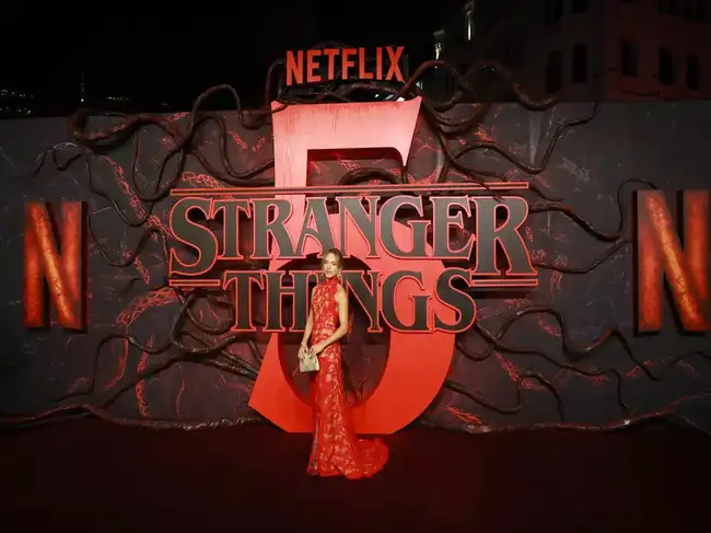 stranger things season 5 volume 2 netflix sci-fi show series episodes ...