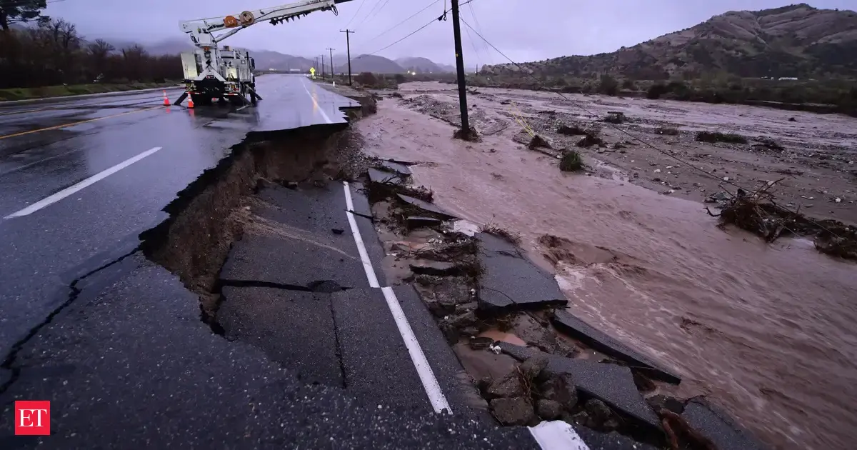 Heavy rains, flash floods leave Southern California homes caked in mud ...