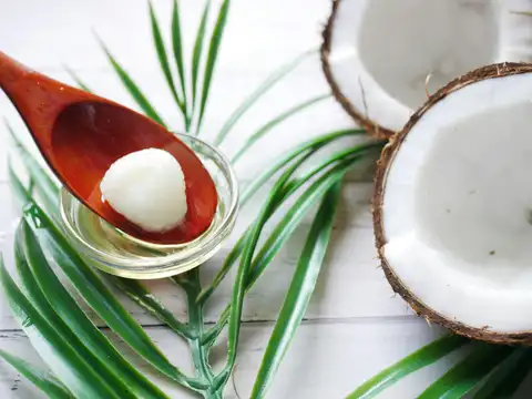 Coconut Oil: Gentle & Nourishing