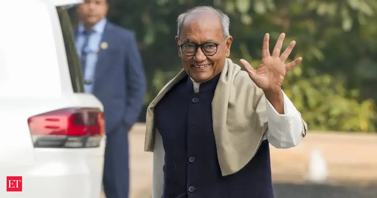 Digvijaya Singh praises RSS-BJP organization, urges Congress reform