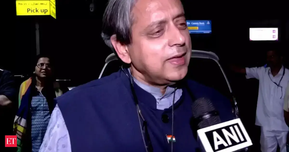 Organisation should be strengthened: Tharoor supports Digvijaya's views