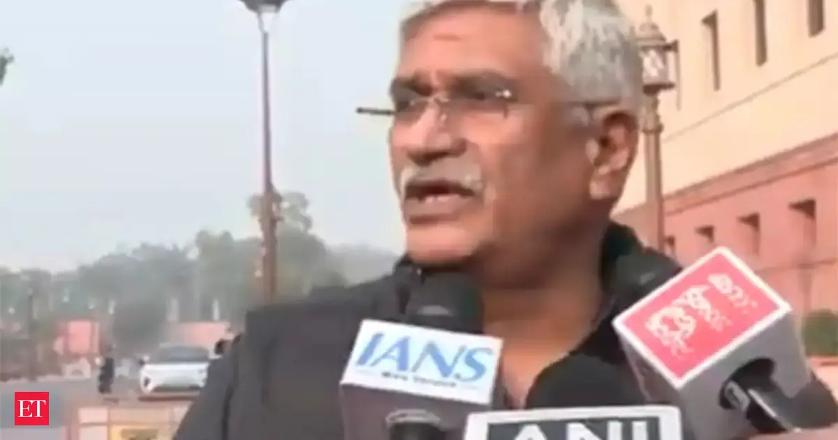 Request Sonia Gandhi to return Nehru's letters to Prime Ministers' Museum: Shekhawat