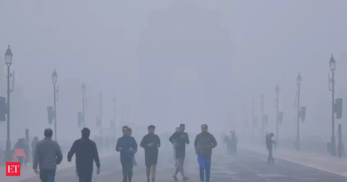 Delhi braces for dense fog, smog as orange alert issued for Monday