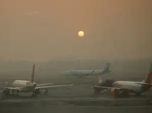 IndiGo, Air India issue travel advisory after IMD's orange alert for Delhi due to fog
