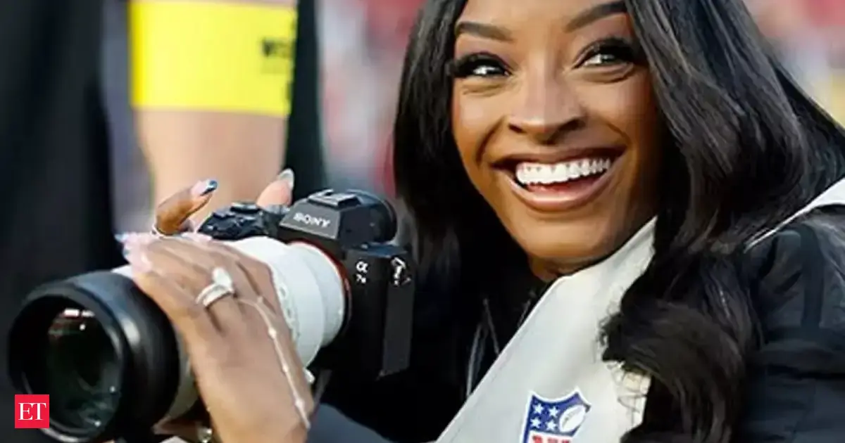 Simone Biles steals the spotlight at Levi’s Stadium, turns photographer ...