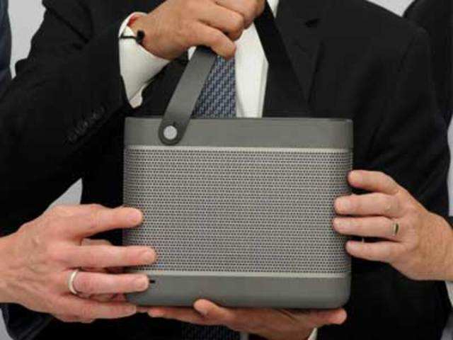 Bang and Olufsen Beolit 12, a portable speaker 
