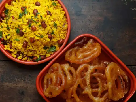 Poha (flattened rice) with peanuts