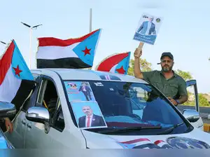 Gulf Markets Fall Amid Escalating Saudi-UAE Tensions in Yemen