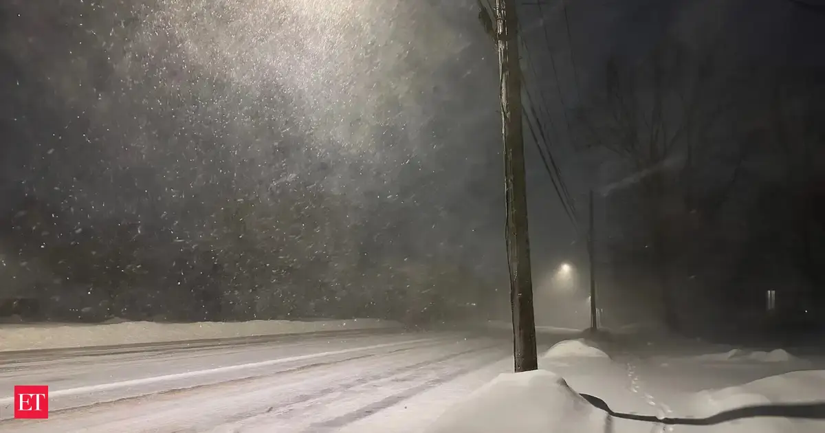 Ferocious winds whip up monster waves on Lake Erie, slamming New York’s shoreline - video goes viral