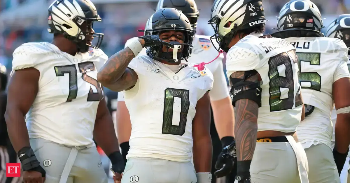 Oregon Ducks defeat Texas Tech Red Raiders, advance to semifinals. Check score, college football SF dates, teams