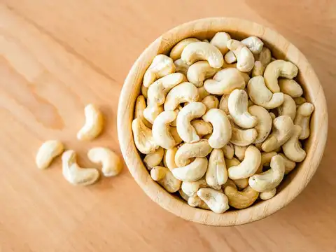 Cashews and almonds (copper and zinc)