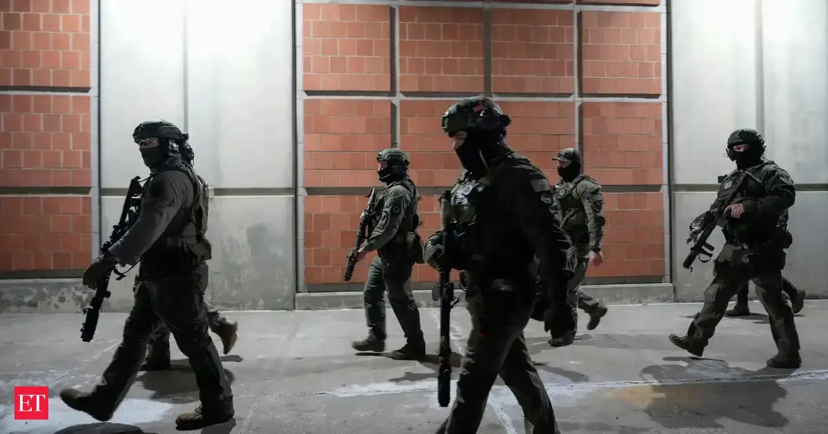 Canada urges citizens to avoid travelling to Venezuela following US strikes and President Maduro’s capture; Air Canada rolls out free flight change policy